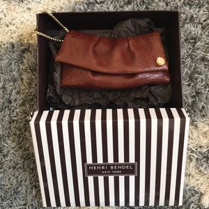 NIB Henri Bendel Cooper Snake skin Clutch